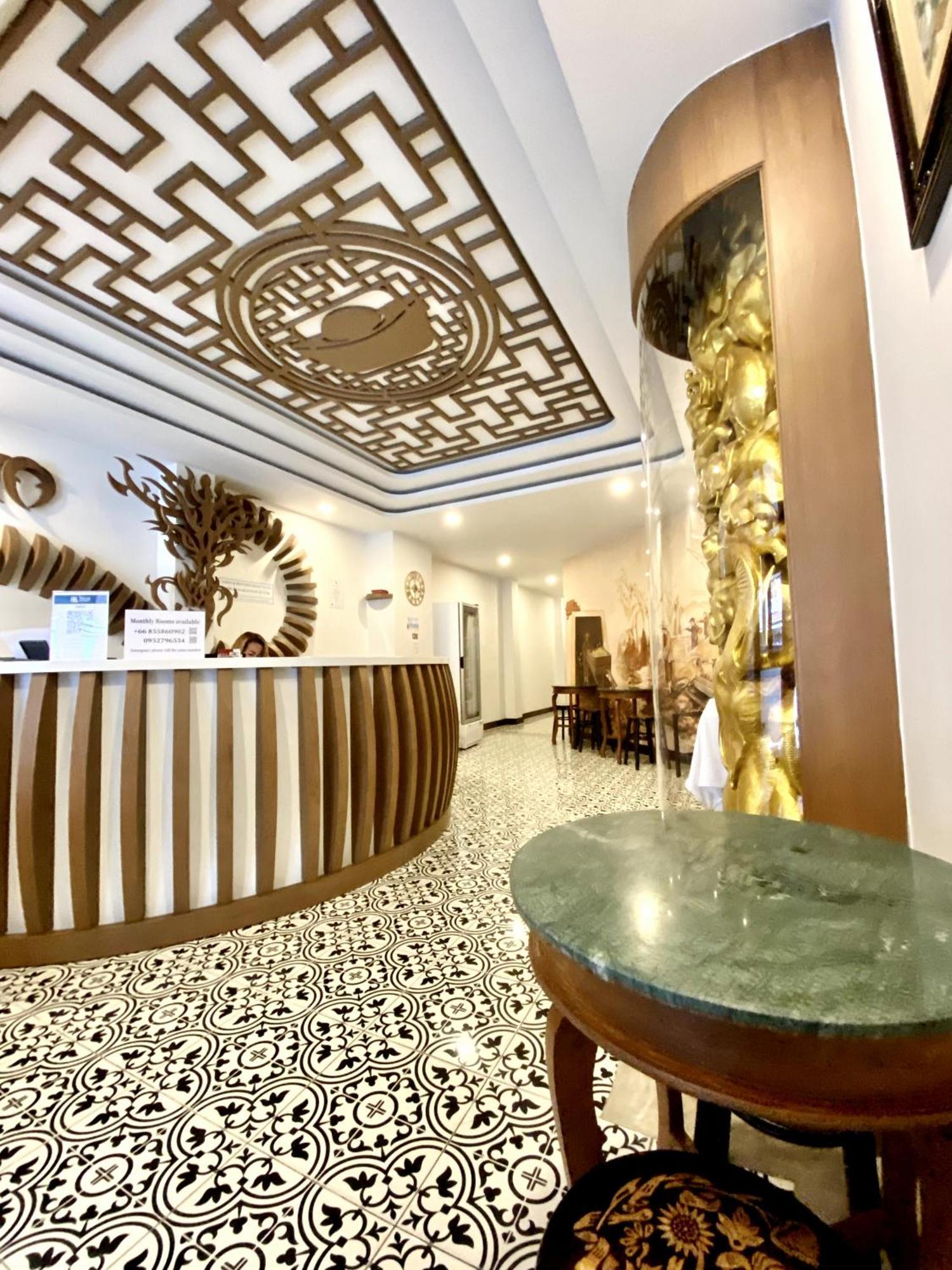 Sunray Beach Hotel Patong Exterior photo