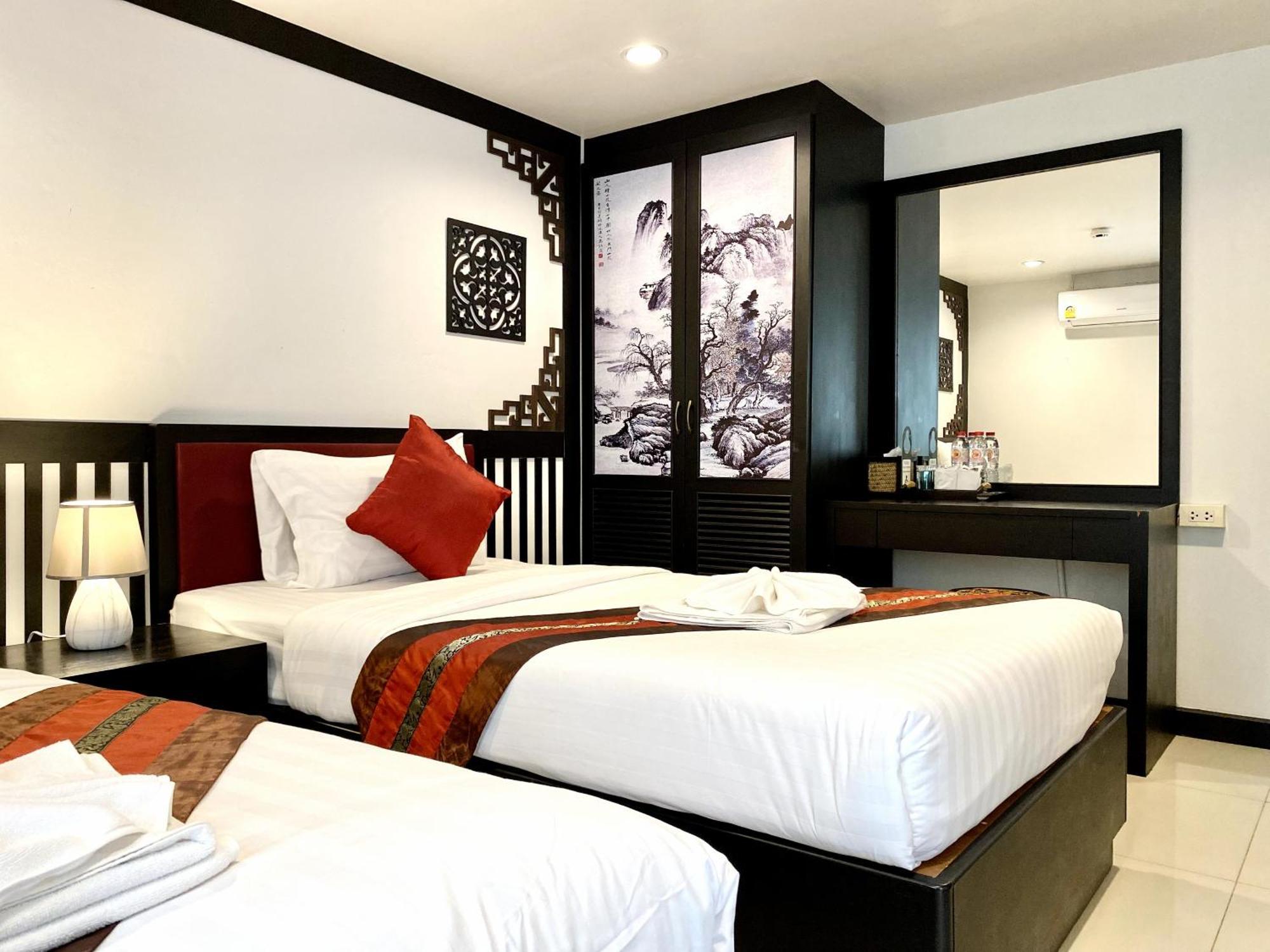 Sunray Beach Hotel Patong Exterior photo
