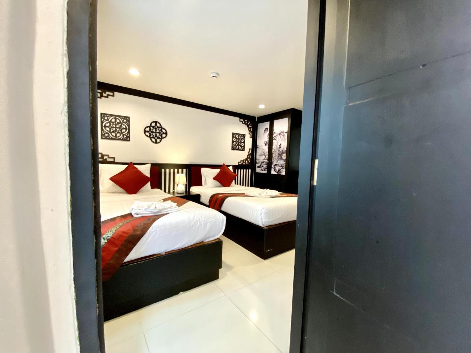 Sunray Beach Hotel Patong Exterior photo